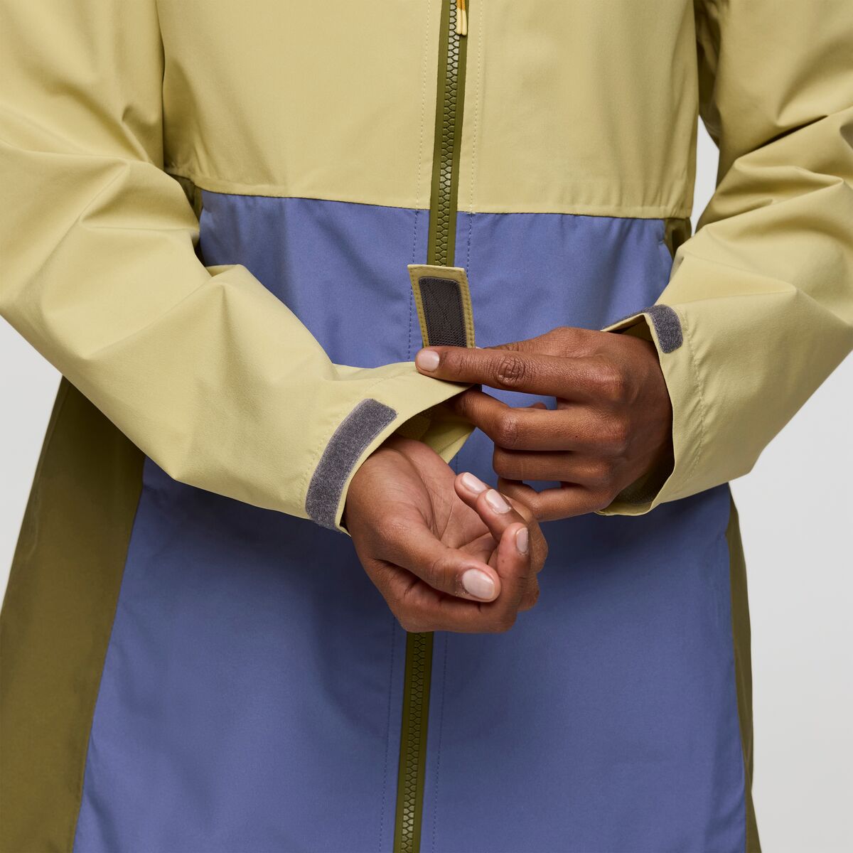 Cotopaxi Women's Cielo Rain Trench Coat SAMPLE