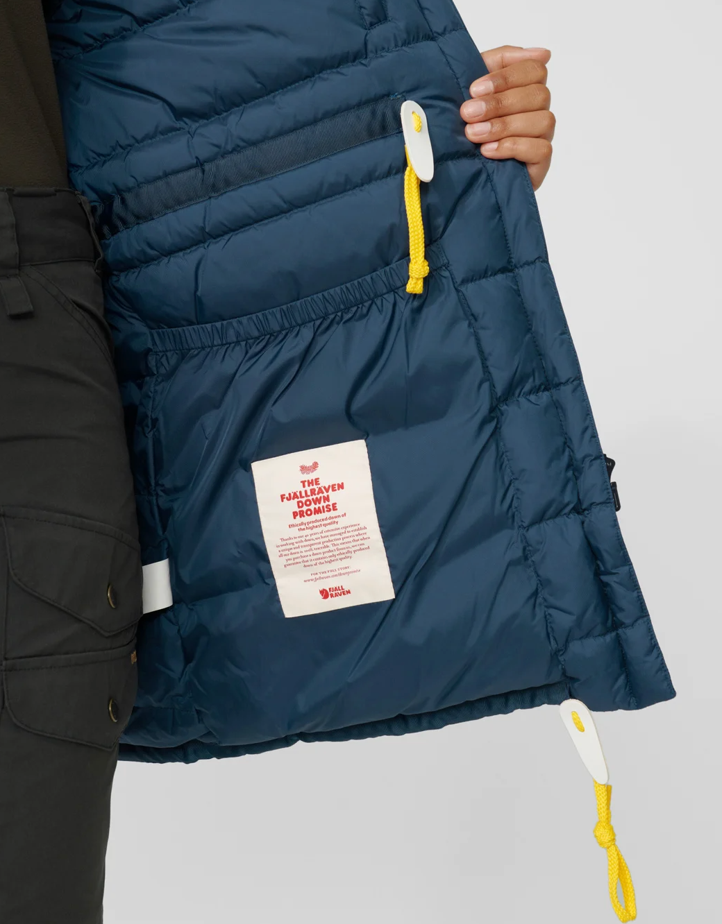 Fjallraven Women's Expedition Down Jacket (F89029) SAMPLE