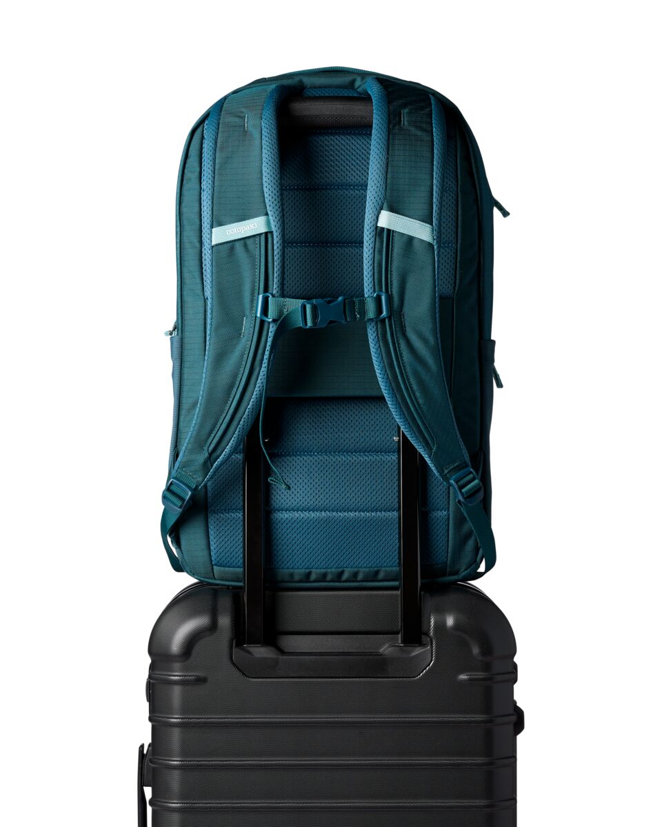 Cotopaxi Allpa 26 Daypack SAMPLE