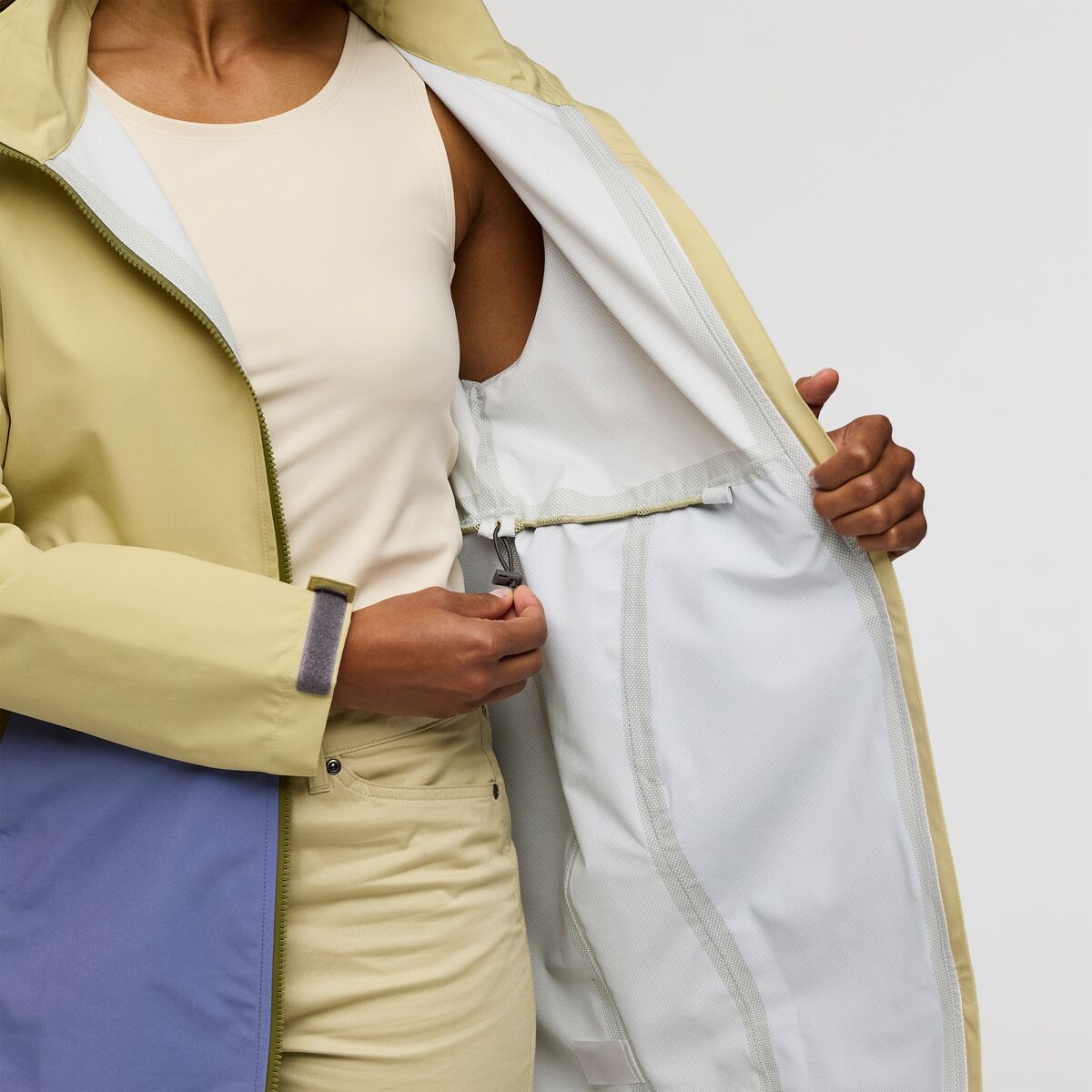 Cotopaxi Women's Cielo Rain Trench Coat SAMPLE